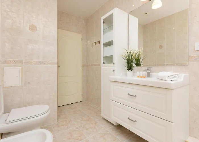 Metro Bemowo Two-storey Pelczynskiego By Renters