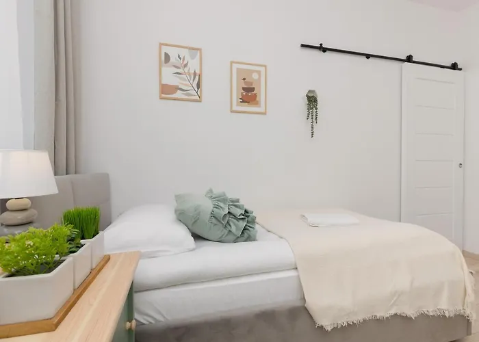 Апартаменты Metro Bemowo Two-storey Pelczynskiego By Renters Варшава