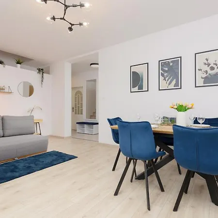 Metro Bemowo Two-storey Pelczynskiego By Renters