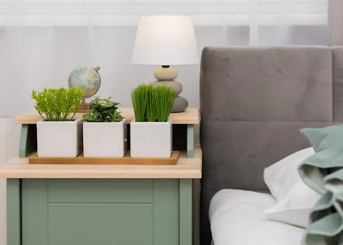 Metro Bemowo Two-storey Pelczynskiego By Renters ורשה