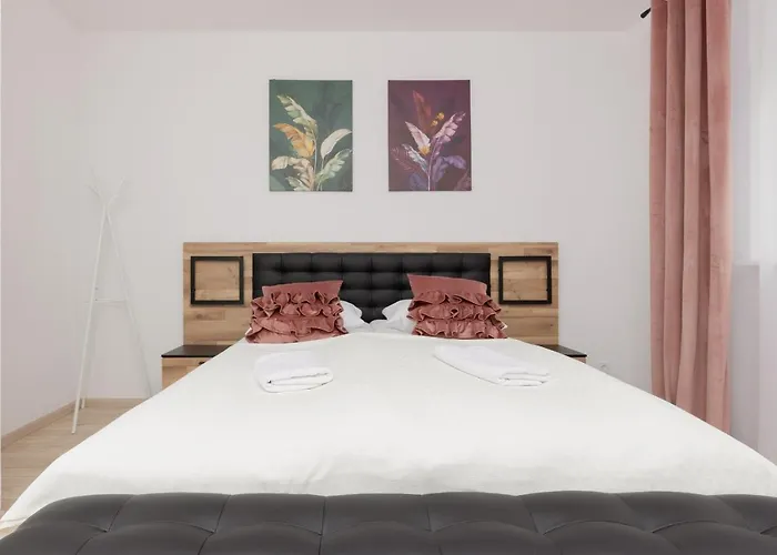 Metro Bemowo Two-storey Pelczynskiego By Renters ורשה