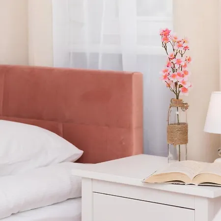 Metro Bemowo Two-storey Pelczynskiego By Renters Apartmán *