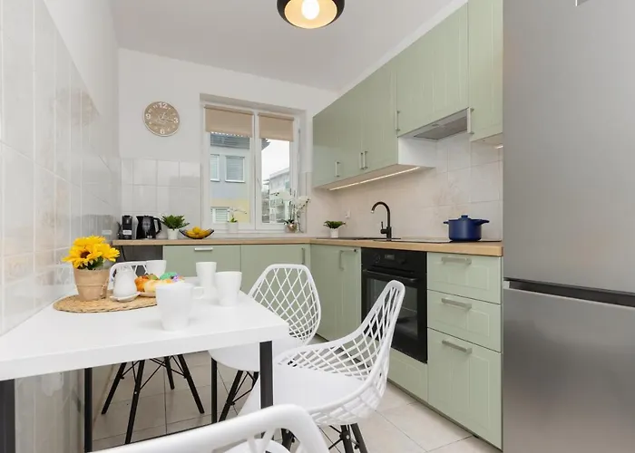 Metro Bemowo Two-storey Pelczynskiego By Renters * Warschau